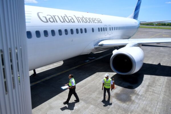 Garuda Bebas Tugaskan Semua Awak Kabin Imbas HP Penumpang Hilang